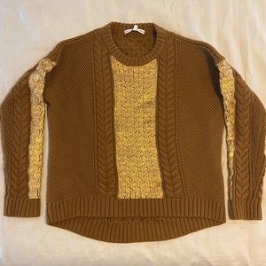 Wool sweater with gold woven detail